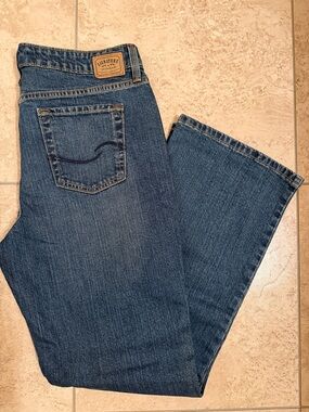 Women's mid rise bootcut levis Jeans size 14